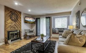 Cozy Resort-Style Gatlinburg Condo Indoor Pool!